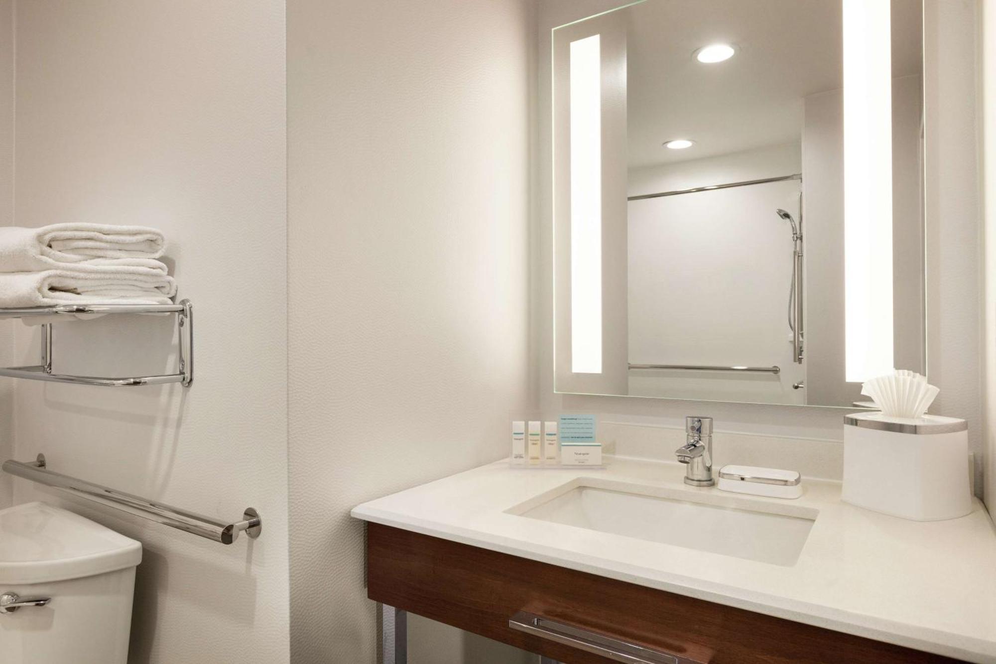Hampton Dulles/cascades Hotel 3*
