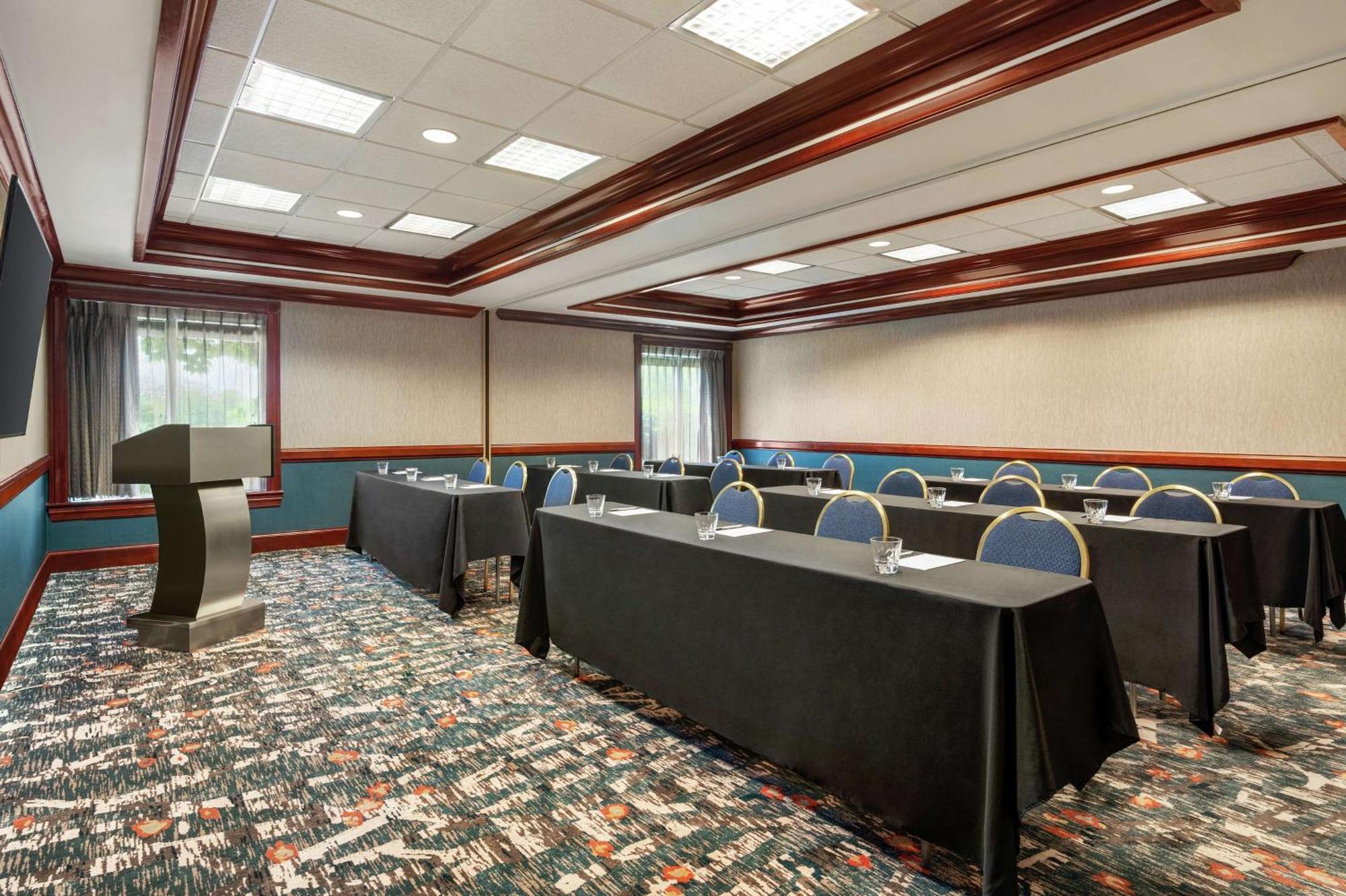 Hotel Hampton Dulles/cascades Sterling