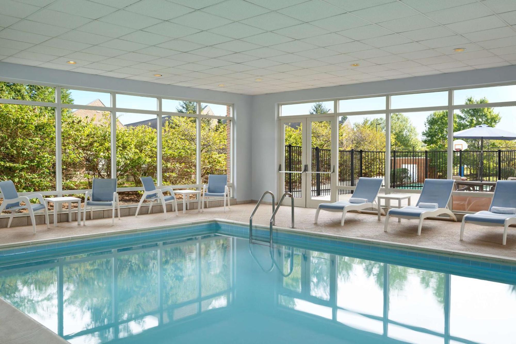 Hotel Hampton Dulles/cascades 3*
