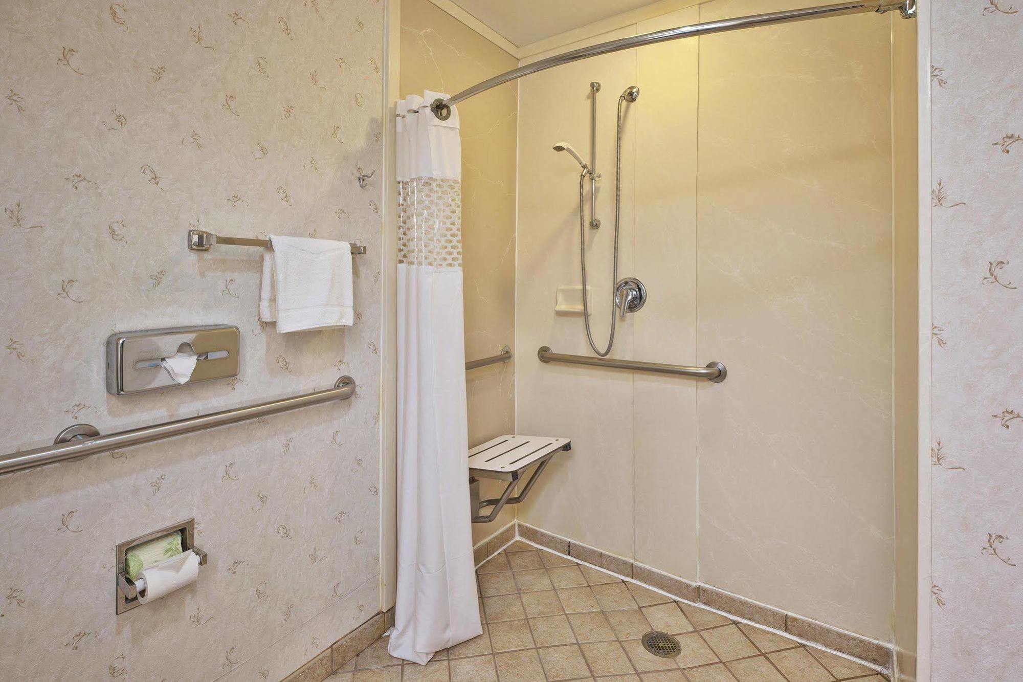 Hampton Dulles/cascades 3*